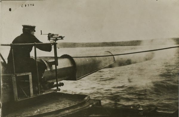 Torpedo director on the deck of a British destroyer