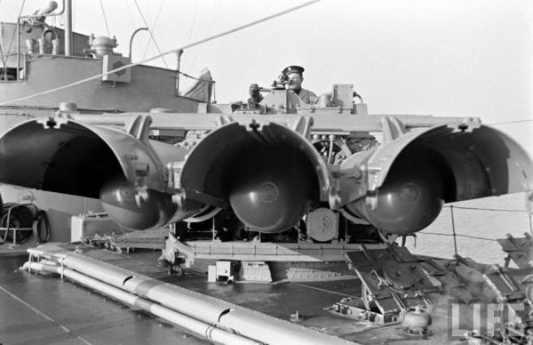 Celownik torpedowy na pokładzie niszczyciela ORP Błyskawica