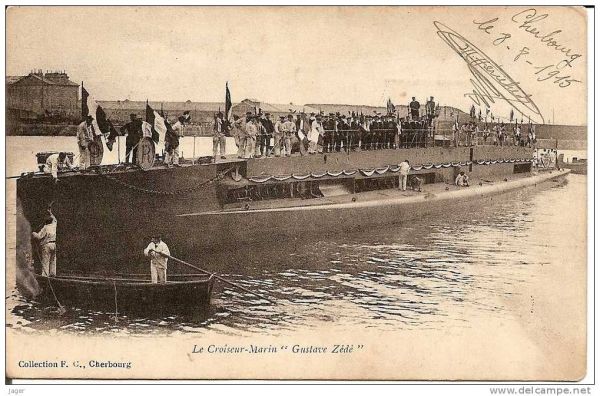 Okręt podwodny Gustave Zédé z widocznymi wyrzutniami systemu Drzewieckiego pod górnym pokładem